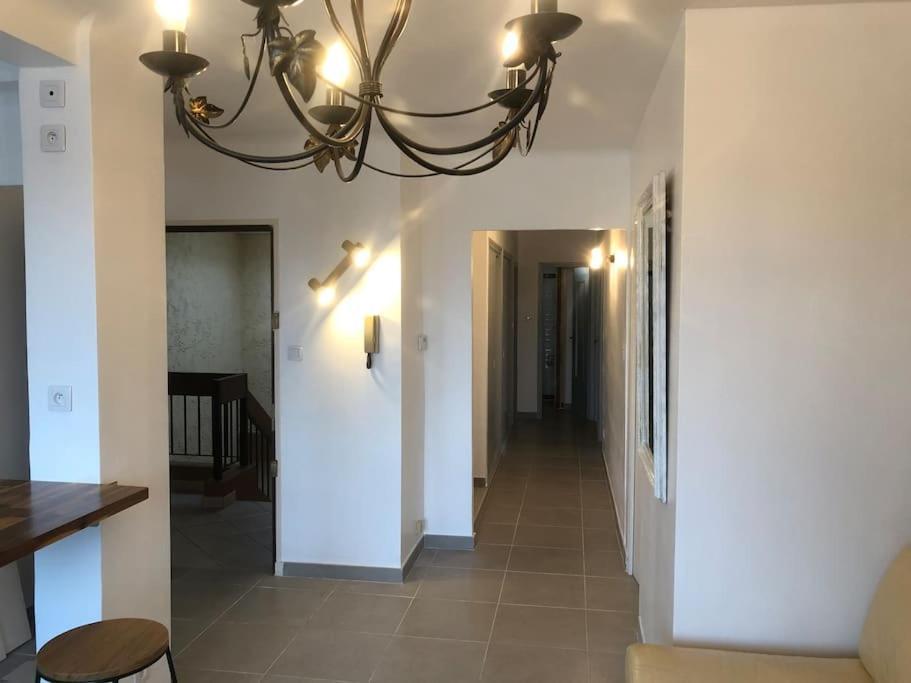 Grands Buffets Hebergement Chambre Нарбонна Экстерьер фото
