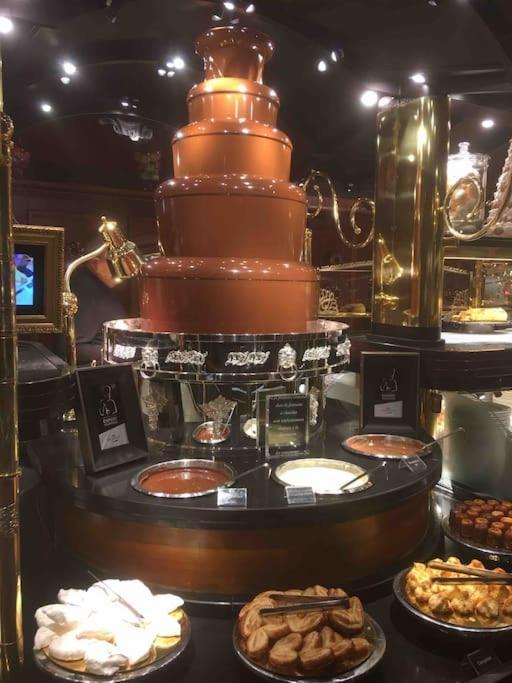 Grands Buffets Hebergement Chambre Нарбонна Экстерьер фото